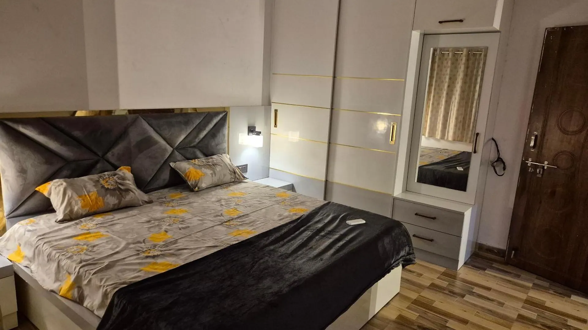 Zucross Homestay Βαρανάσι 0*,